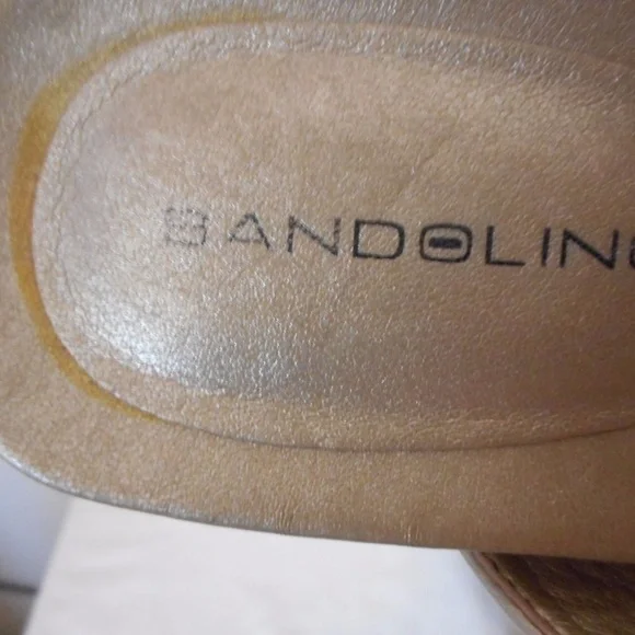 Bandolino Gold accent Flip Flop Sandal 6 M - Picture 5 of 5